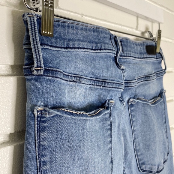 Abercrombie & Fitch | Light-Wash Denim SHORT-Inseam Simone High-Rise Jeans - Picture 6 of 14